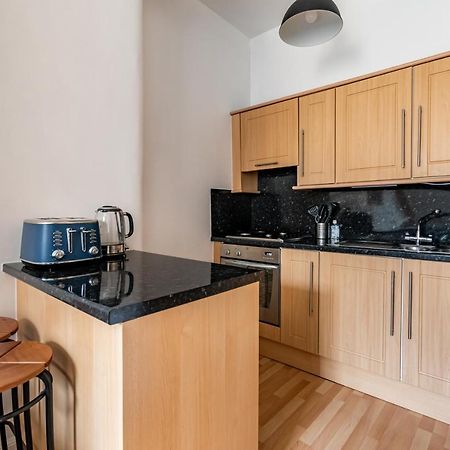 Amazing Apartments - Dalgety St - Near Holyrood Единбург Екстер'єр фото