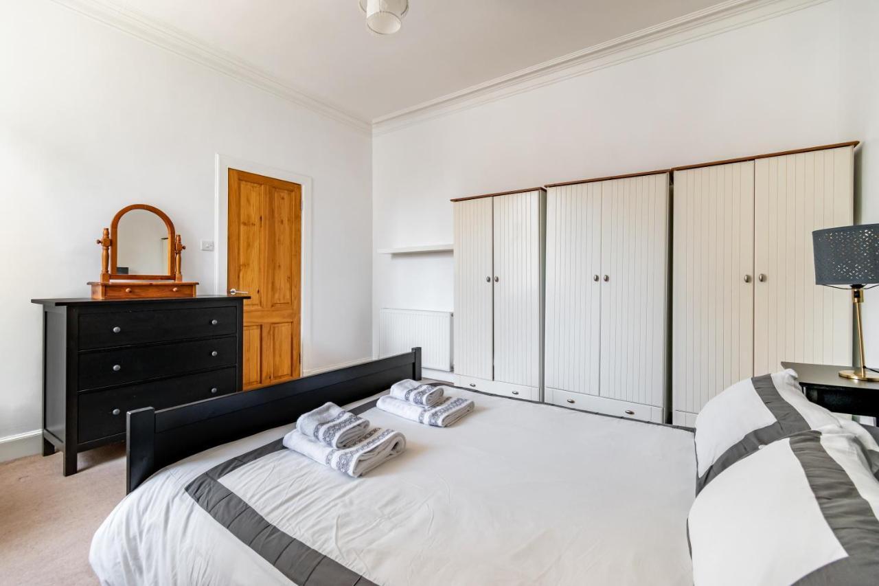 Amazing Apartments - Dalgety St - Near Holyrood Единбург Екстер'єр фото