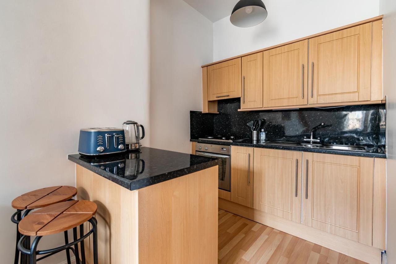 Amazing Apartments - Dalgety St - Near Holyrood Единбург Екстер'єр фото